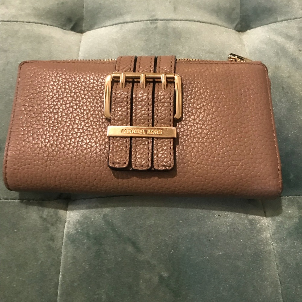 Michael Kors Taupe Wallet
